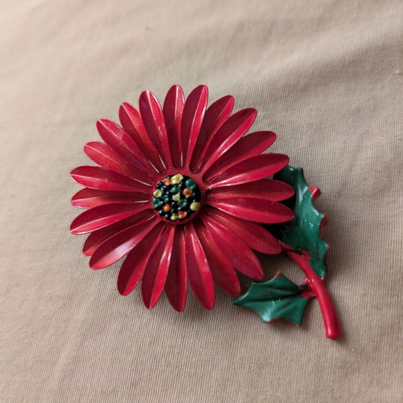 Vintage enamel Red daisy broach F - Picture 2 of 5